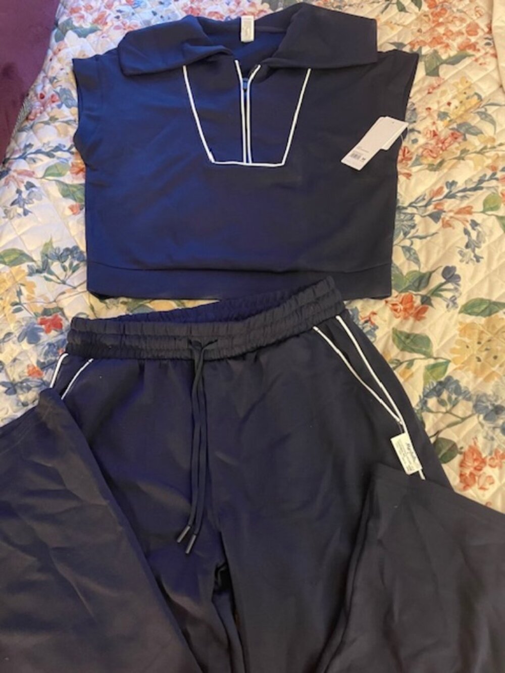NWT Scuba Short Sleeved Track Suit Set in Navy, size medium